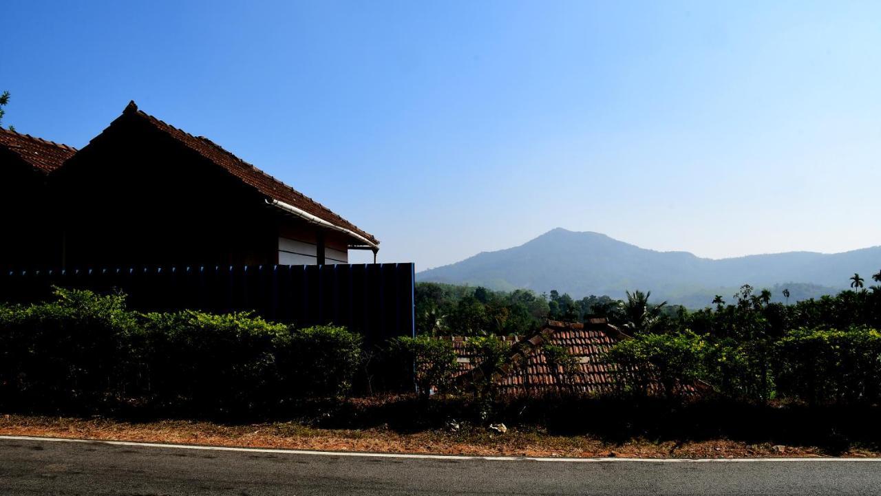 Balekhan Homestay - Heritage & Mountain View Chikmagalur Exterior photo